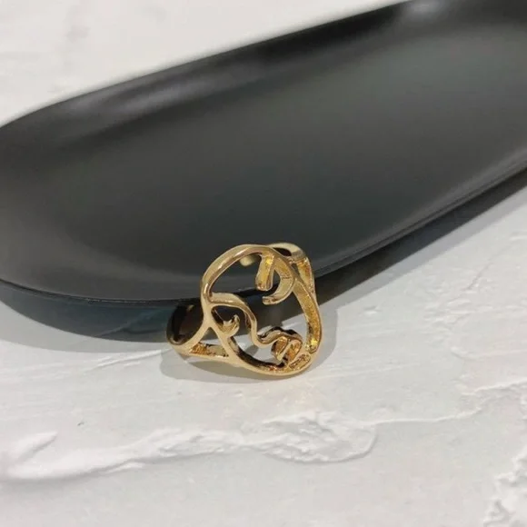 n e w | gold line art ring | fem ring ✨ - Picture 3 of 8